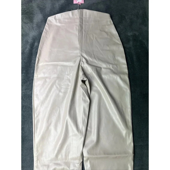 Missy Empire high waist leather look legging in ecru Stone Women’s Size US 8 New - Picture 15 of 16